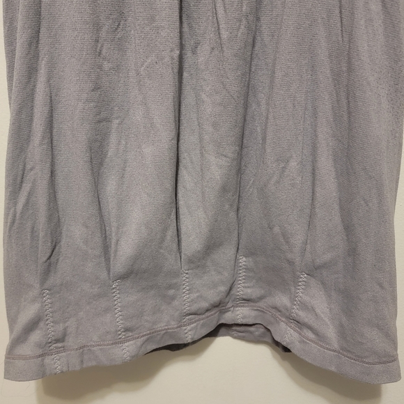 🦋2/$25🦋 Lululemon Practice Freely tank size 8 - Picture 4 of 6